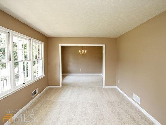 3rd image of 2730 Hedgerow Dr NE