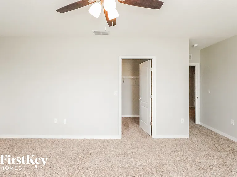 465 Noble Ave — Photo 6