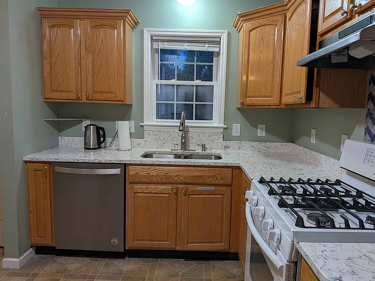 37 Glen Ave #22 — Photo 9