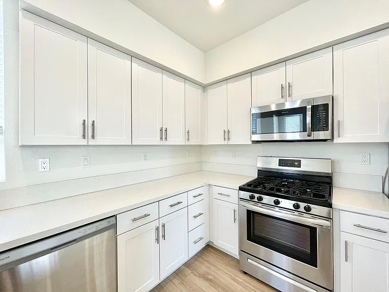 9305 E Heaney Cir — Photo 3