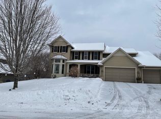 6875 Ruby Ln, Chanhassen, MN 55317