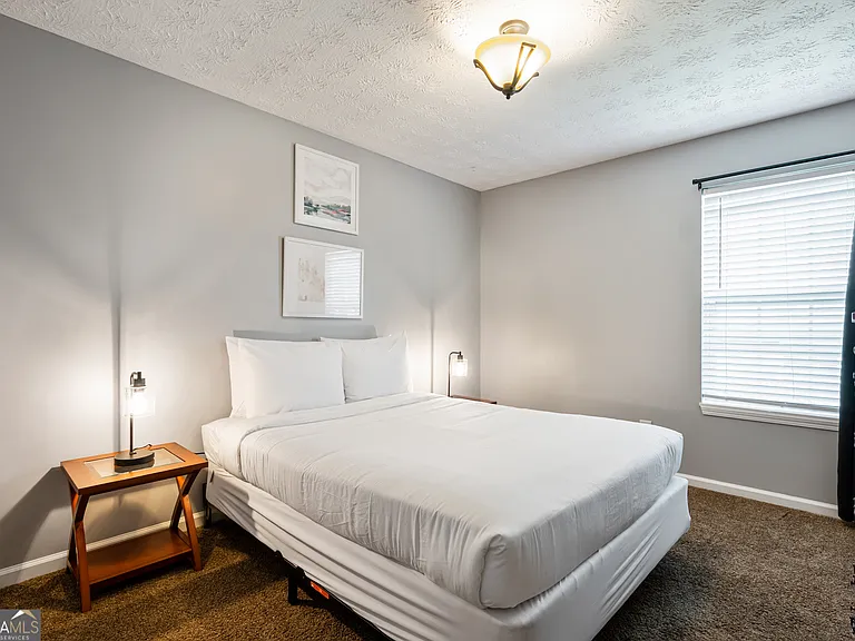 18 Larkspur Ln — Photo 14