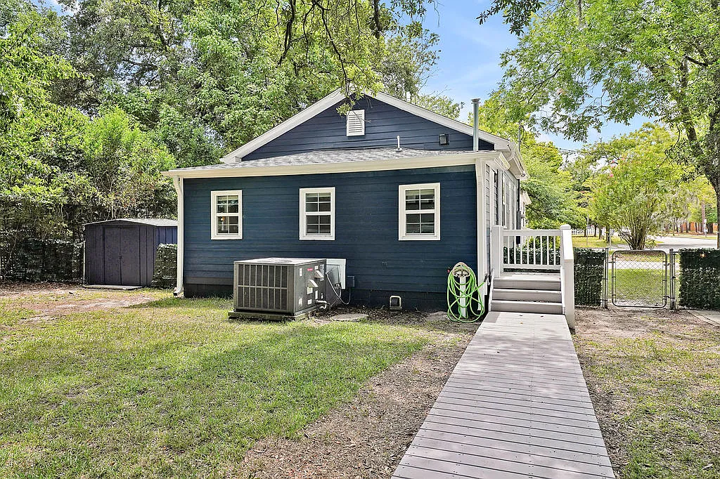 702 Alabama Ave — Photo 4