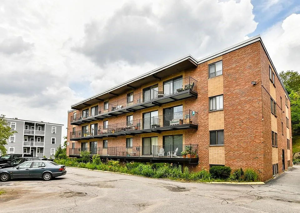 11 Linda Ln #10