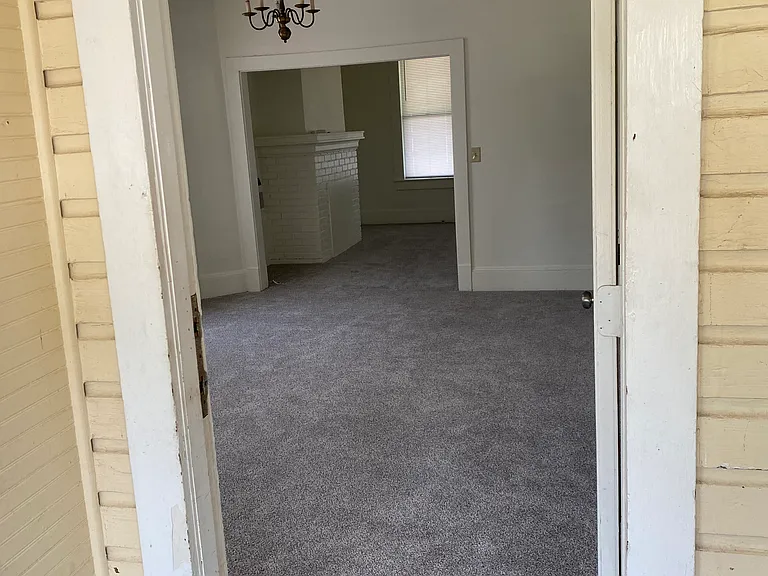 231 N Lakeshore Blvd — Photo 14