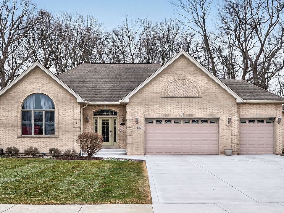 1st image of 127 Rose Dr