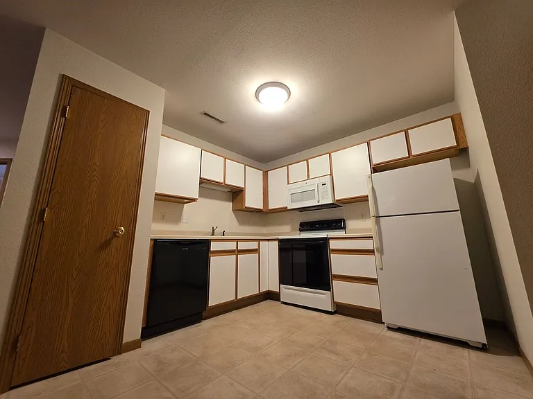 68 Miller Ave SW — Photo 3