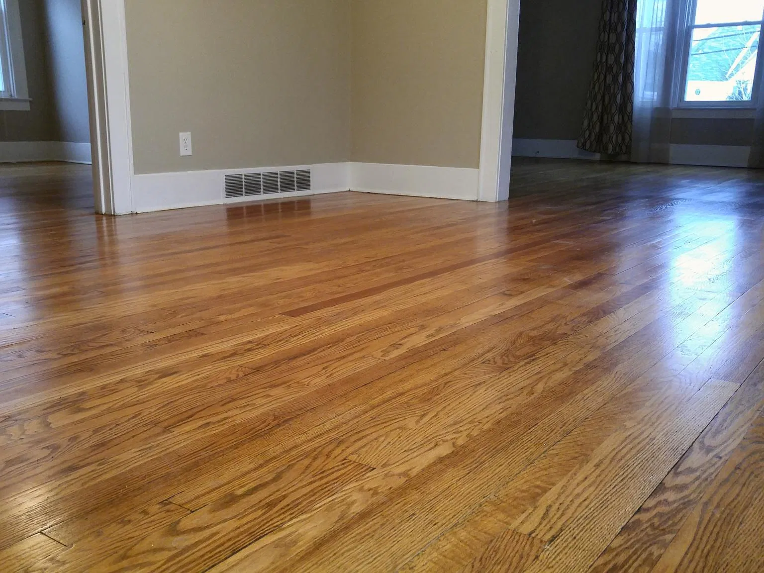 3 bed, 1375 sqft, $1,600 — Photo 4