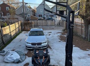 7057 Lisbon St, Detroit, MI 48209