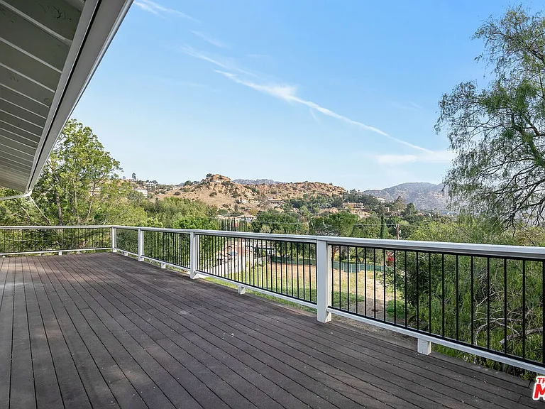 23937 Jensen Dr — Photo 11