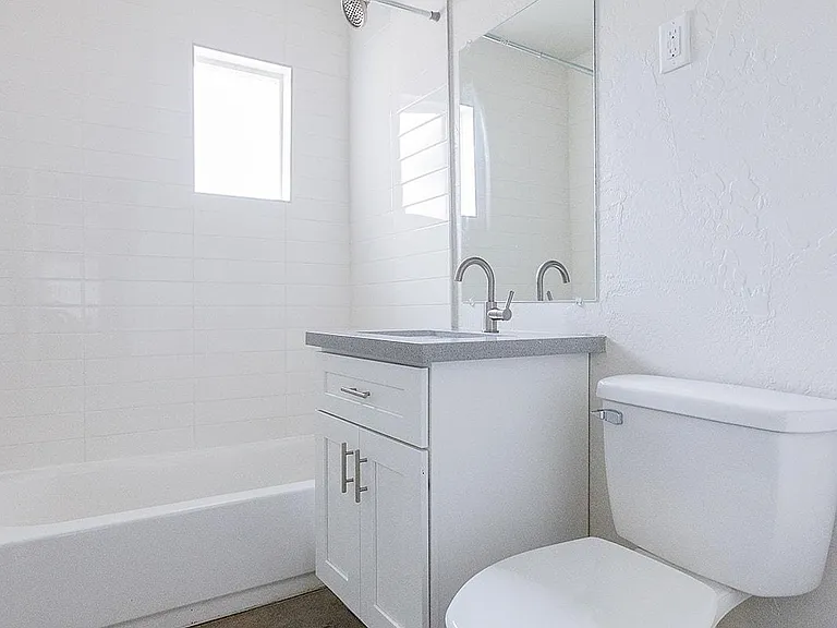 320 W Highland Ave #4 — Photo 18