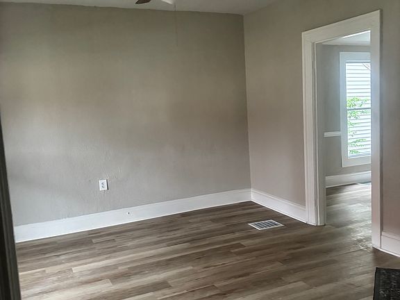 3rd image of 612 Pritz Ave
