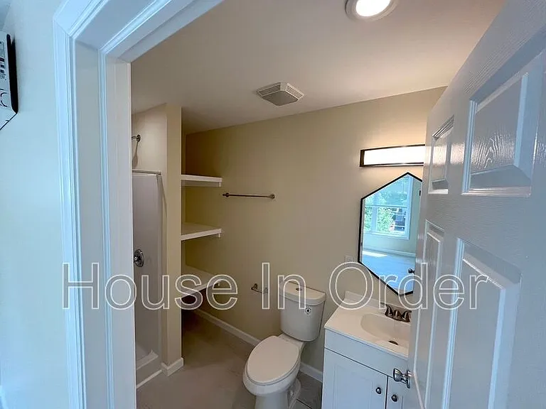 307 8th Ave E #202 — Photo 8