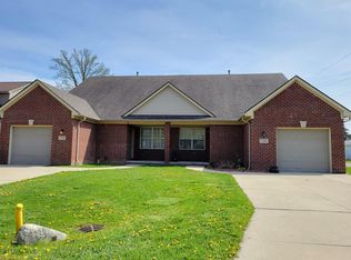 1106 Birchwood Dr, Troy, MI 48083