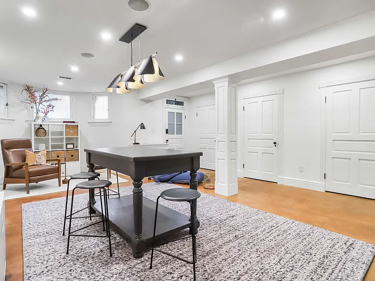 408 A St SE — Photo 42