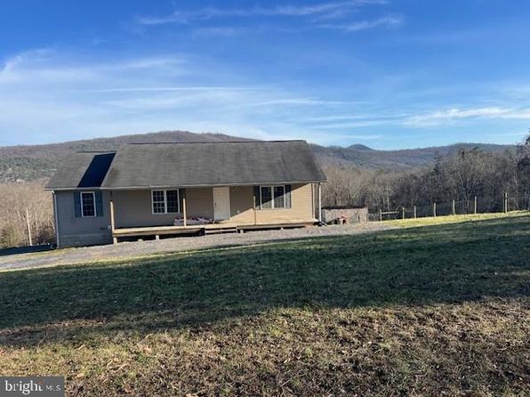 14 River Glen Rd, Paw Paw, WV 25434