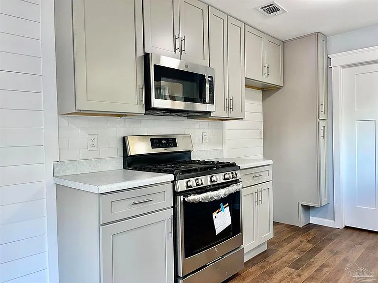 810 W Lakeview Ave — Photo 5