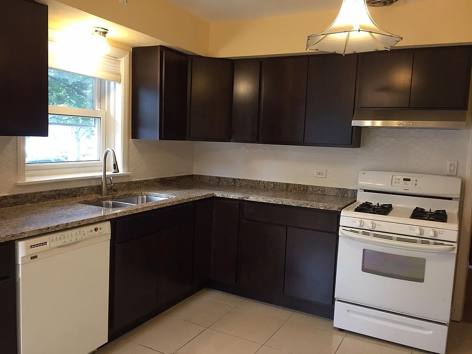 1st image of 5901 N Merrimac Ave Floor 2
