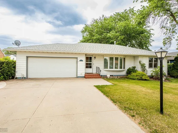 119 7th Ave SE, Mayville, ND 58257