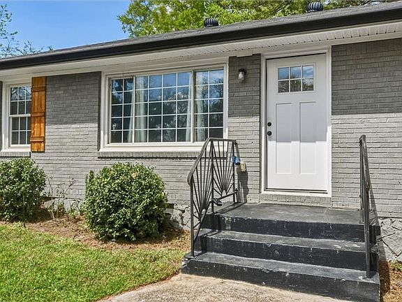 3rd image of 2866 Belvedere Ln