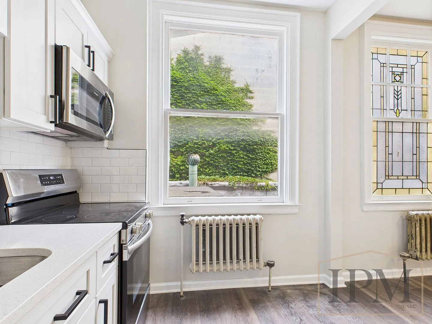 23-25 E King St — Photo 3