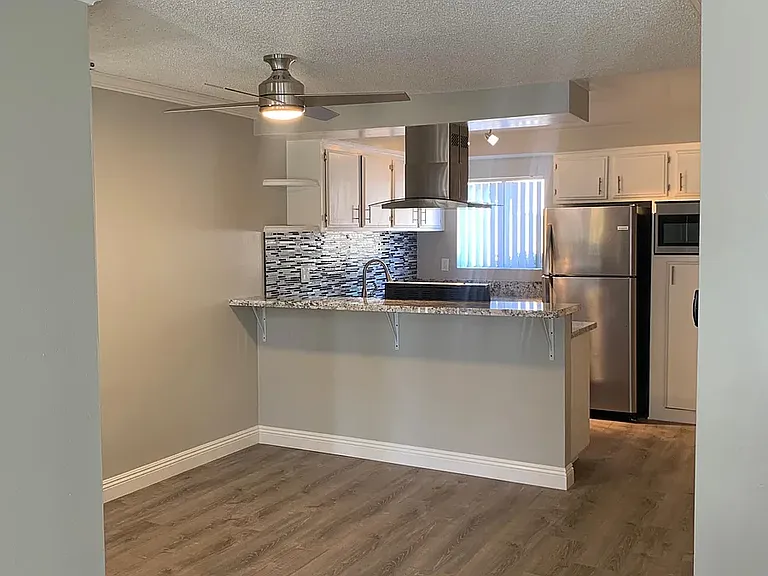 3X2 DINING ROOM/ KITCHEN VIEW (REMODELED)