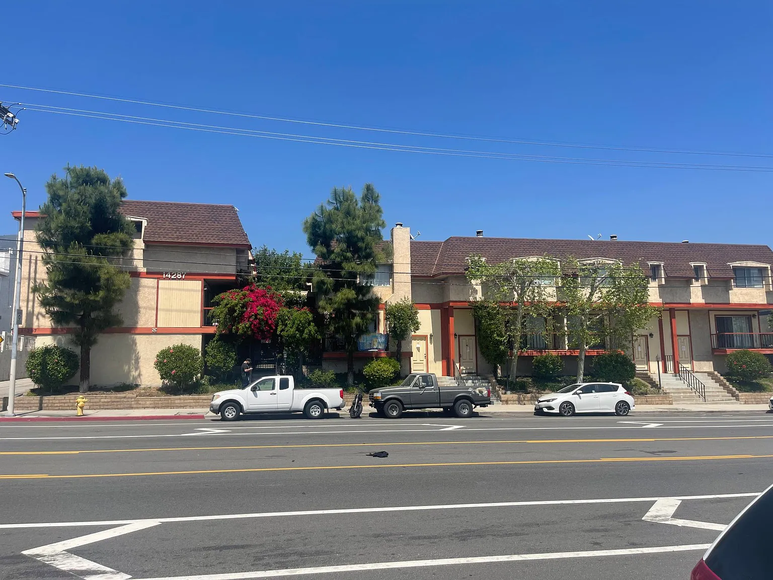 3 bed, 1285 sqft, $4,000 — Photo 1