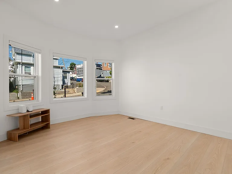 280 Endicott Ave #1 — Photo 8