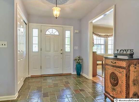 5th image of 143 Deepdale Dr