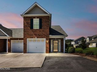 3703 Sean Grove Way, Knoxville, TN 37921