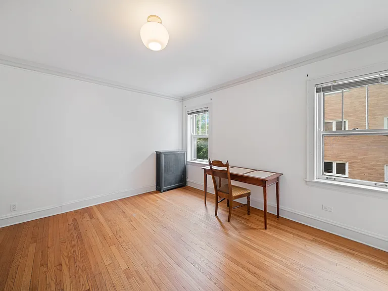721 Foster St #2W — Photo 7
