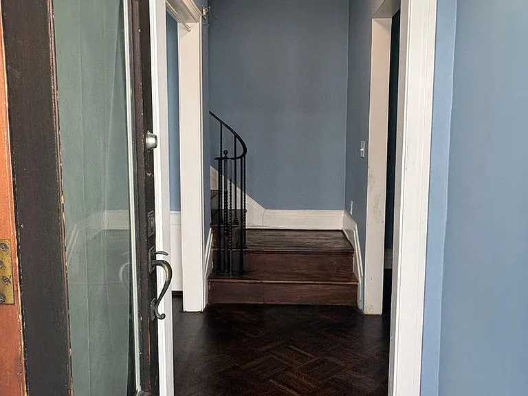 45 Clay Ave — Photo 5
