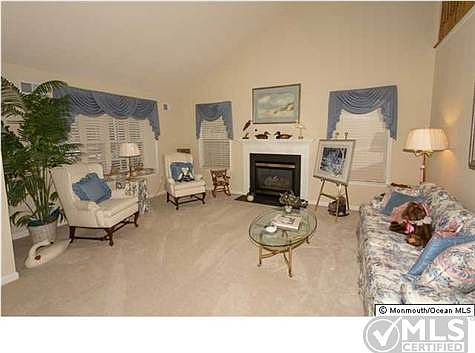 3rd image of 83 Rosewood Dr