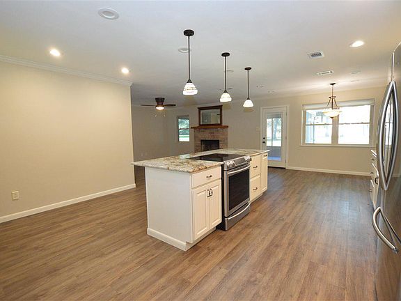 4th image of 111 Pinevale Way