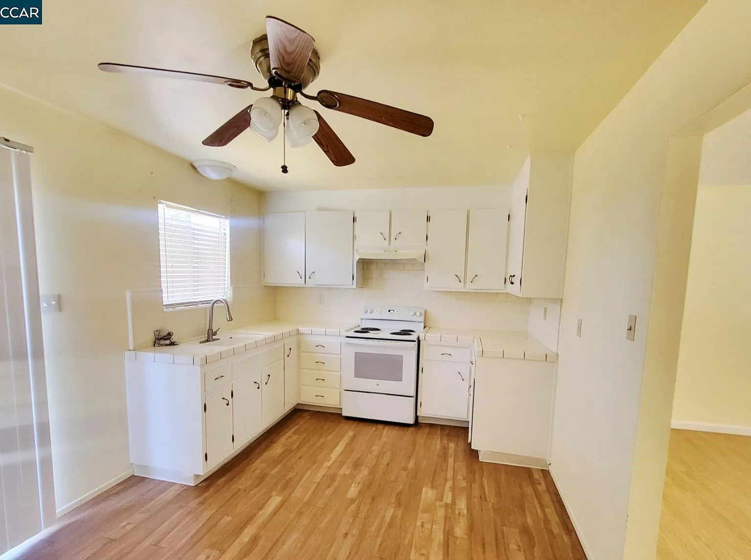 2 bed, 1024 sqft, $2,850 — Photo 3