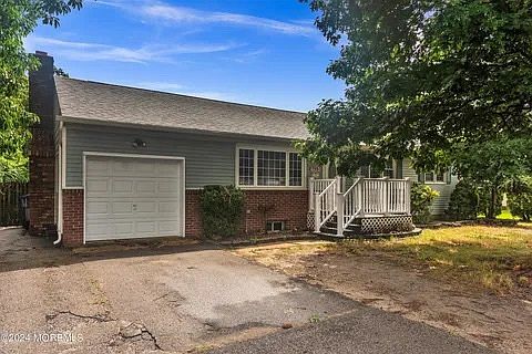 2nd image of 793 Bay Ave