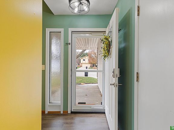 4th image of 6021 S 109th Avenue Cir