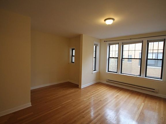 2nd image of 719 W Barry Ave #816
