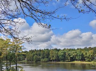 3 Ottawa Trl, Shohola, PA 18458