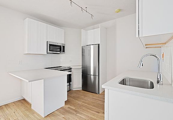 2nd image of 332 E 4th St #33