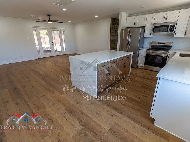 4826 E Avalon Dr — Photo 5