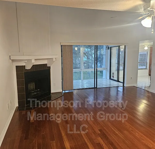 4723 Puritan Cir — Photo 2