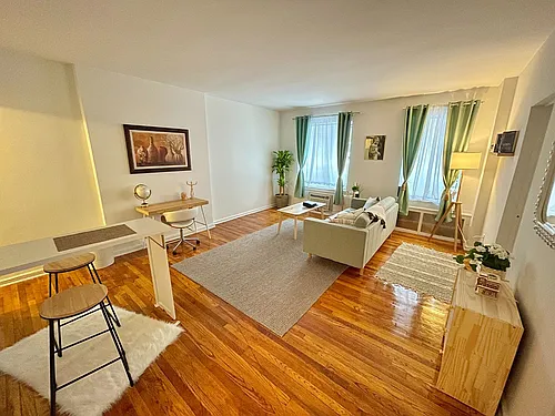 216 W 78th St Photo 1