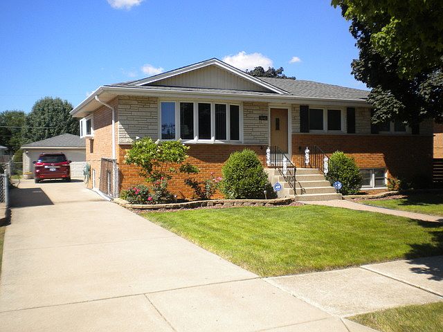 2nd image of 7640 S Oconto Ave