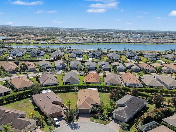 3rd image of 10283 SW Silverberry Court