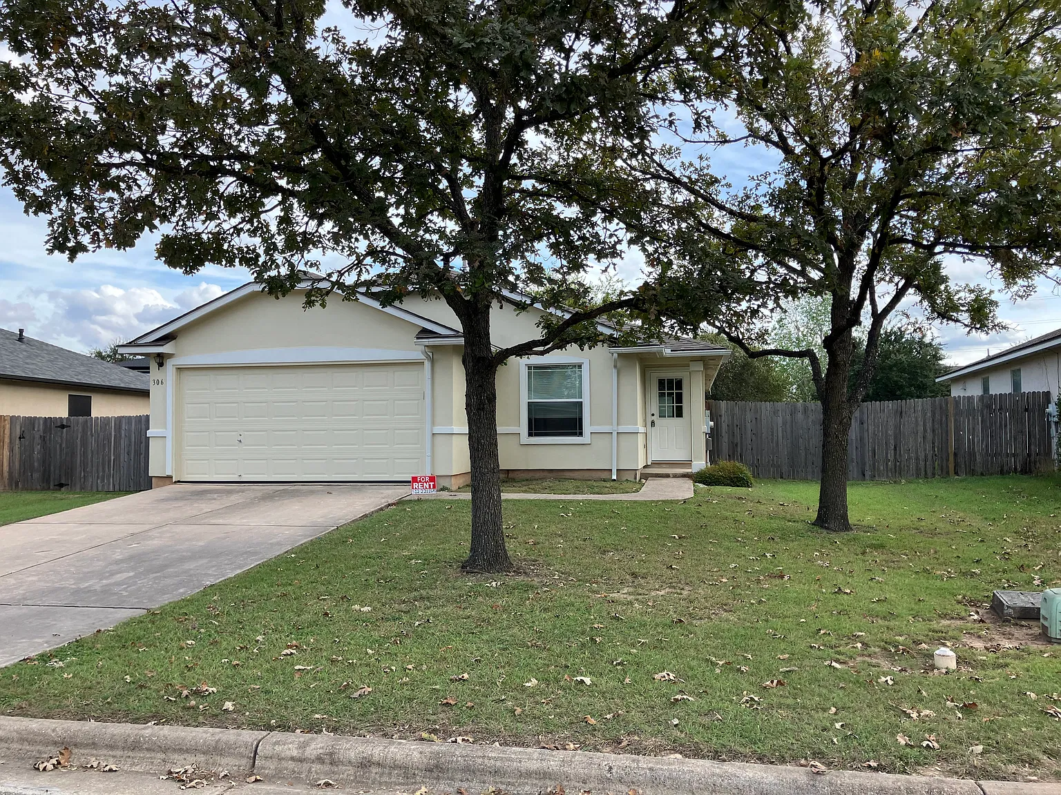4 bed, 1604 sqft, $1,900 — Photo 1