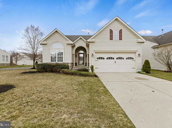 142 Hearthstone Dr, Berlin, NJ 08009