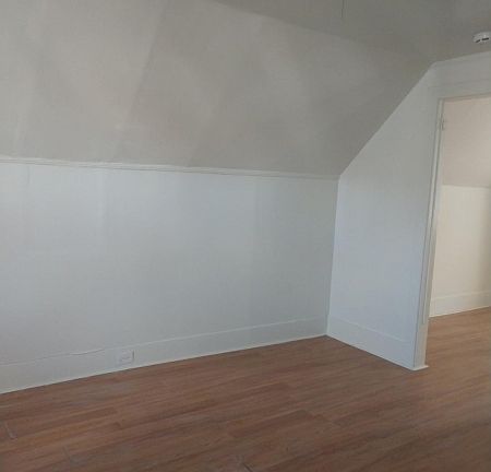 5th image of 467 Norwood St