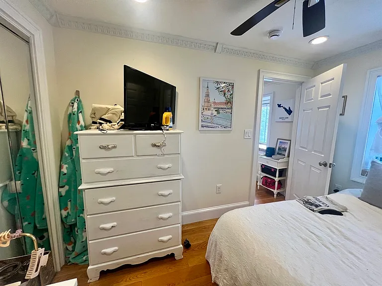 245 E St #3 — Photo 13