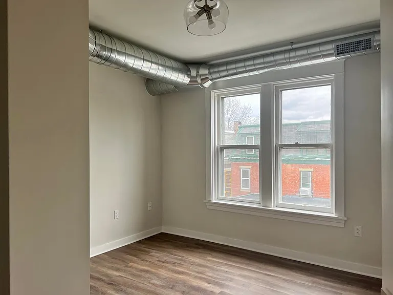 1800 Green St — Photo 5